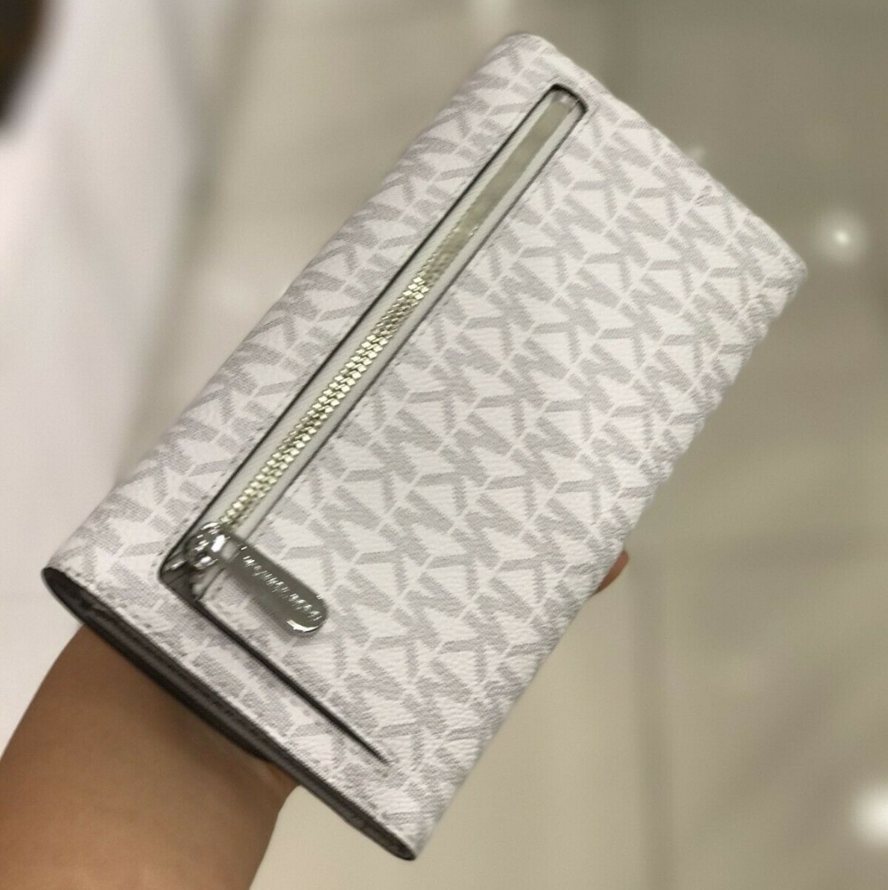 Michael Kors Jet Set Travel LG Trifold Wallet - Picture 2 of 3